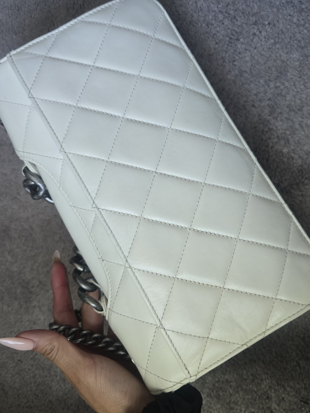CHANEL Glazed Calfskin Medium Perfect Edge Flap White with RHW - Picture 2 of 14